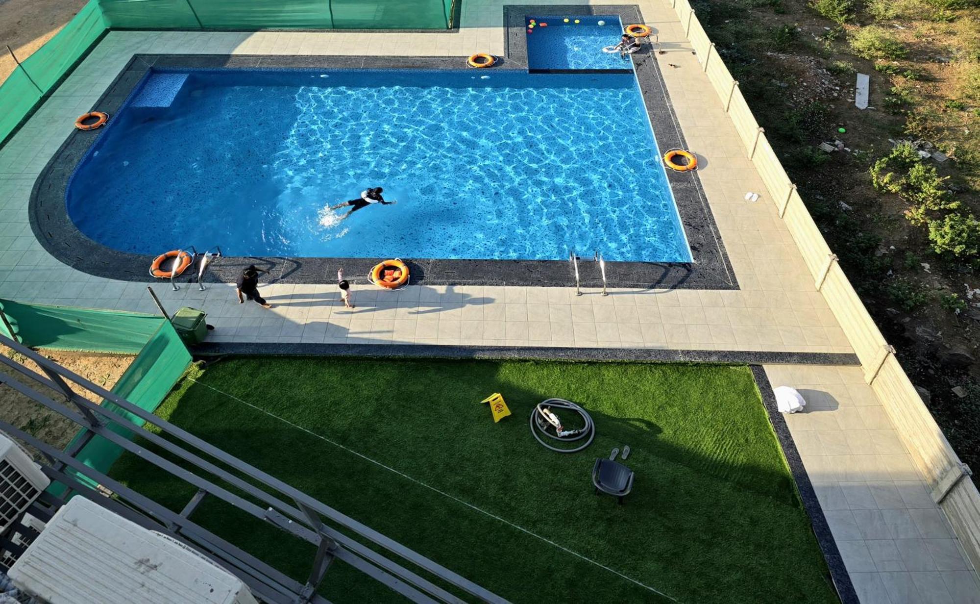 The Scenic Unity Hotel Garudeshwar Kültér fotó
