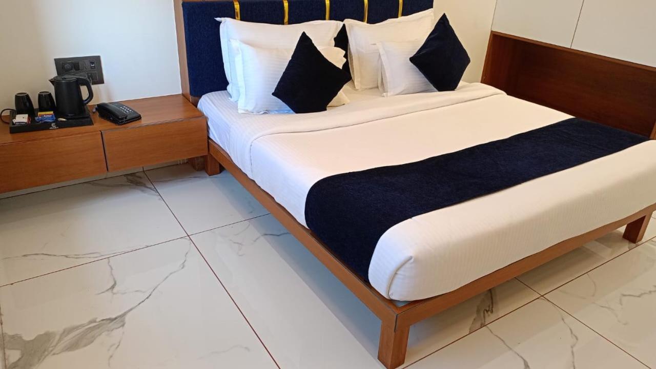 The Scenic Unity Hotel Garudeshwar Kültér fotó