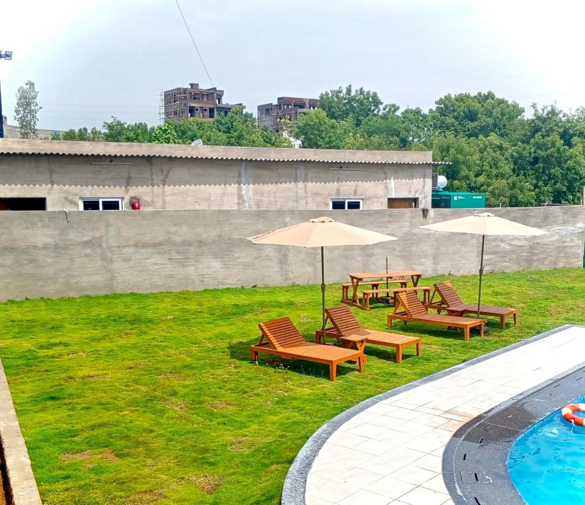 The Scenic Unity Hotel Garudeshwar Kültér fotó